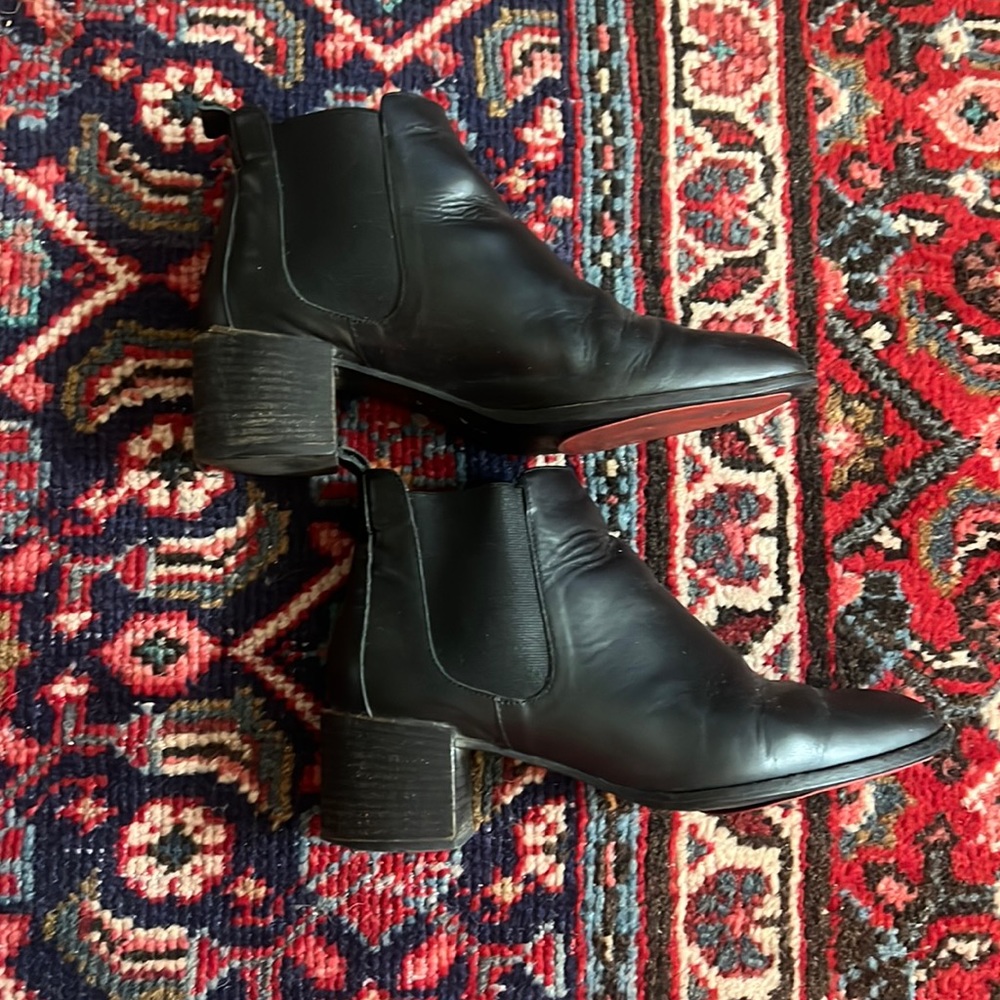 EVERLANE CHELSEA Pull On Leather Boots Stack Heel Size 7.5
